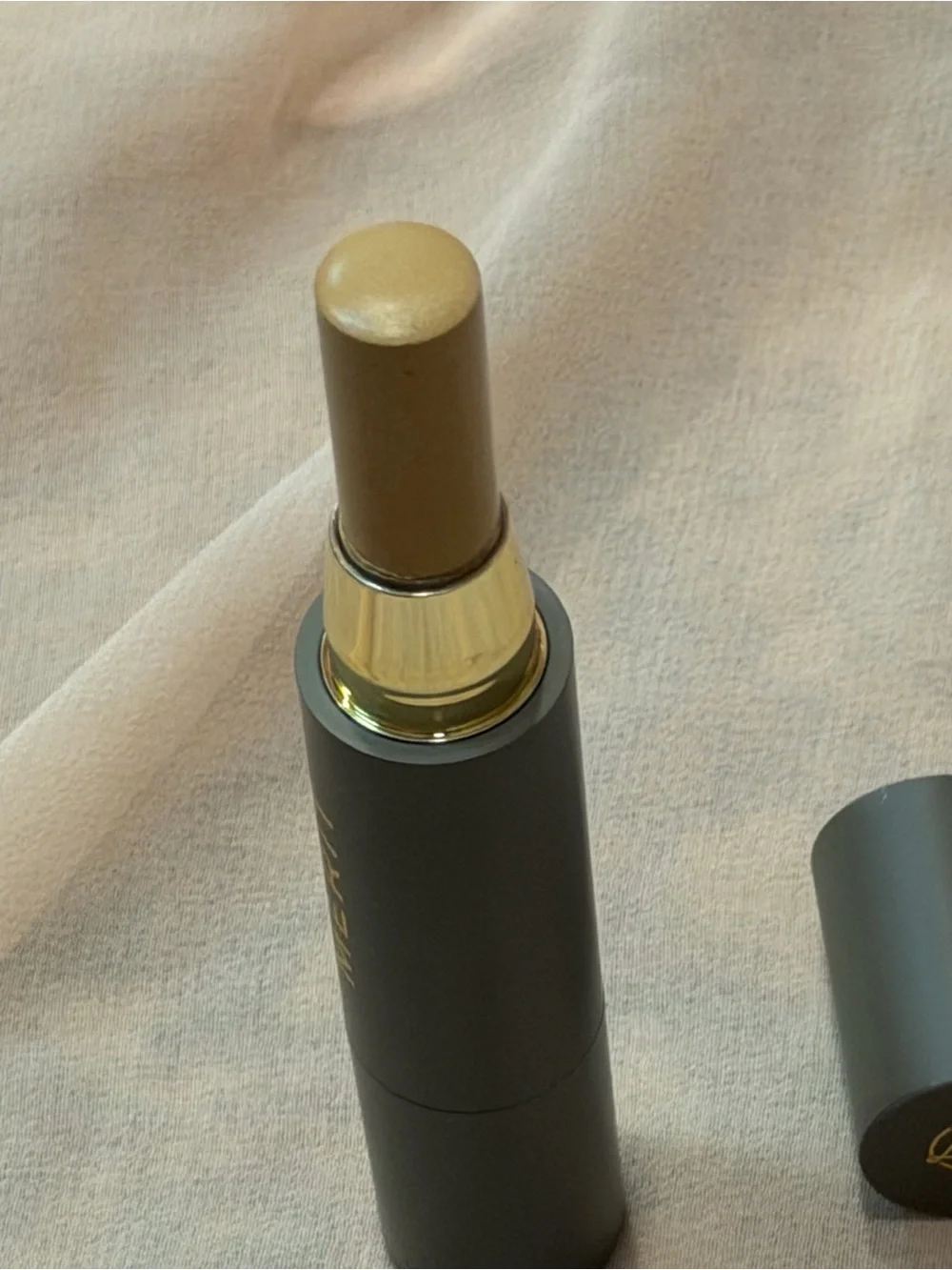 MERIT The Minimalist Perfecting Complexion Foundation and Concealer Stick-Camel